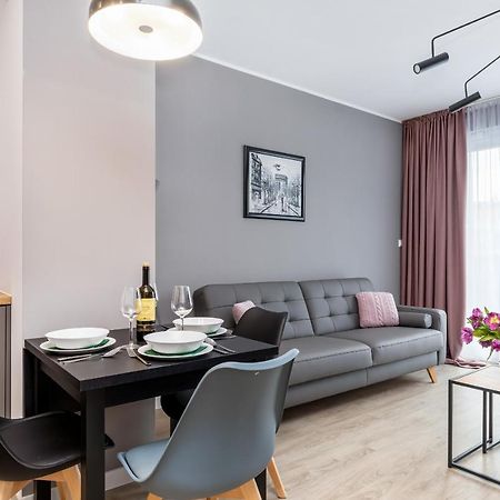 Modern City Center Apartments By Noclegi Renters Poznan Bagian luar foto