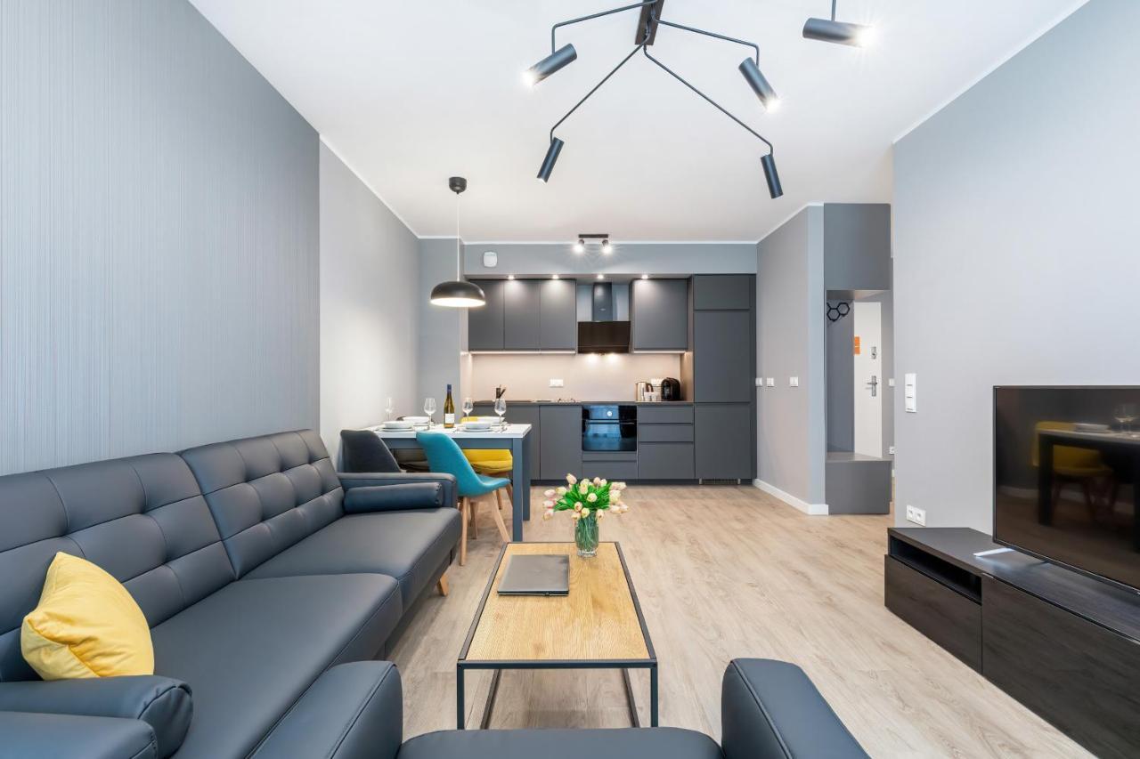 Modern City Center Apartments By Noclegi Renters Poznan Bagian luar foto
