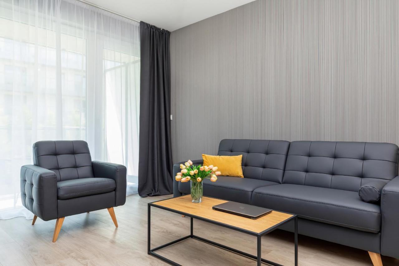 Modern City Center Apartments By Noclegi Renters Poznan Bagian luar foto