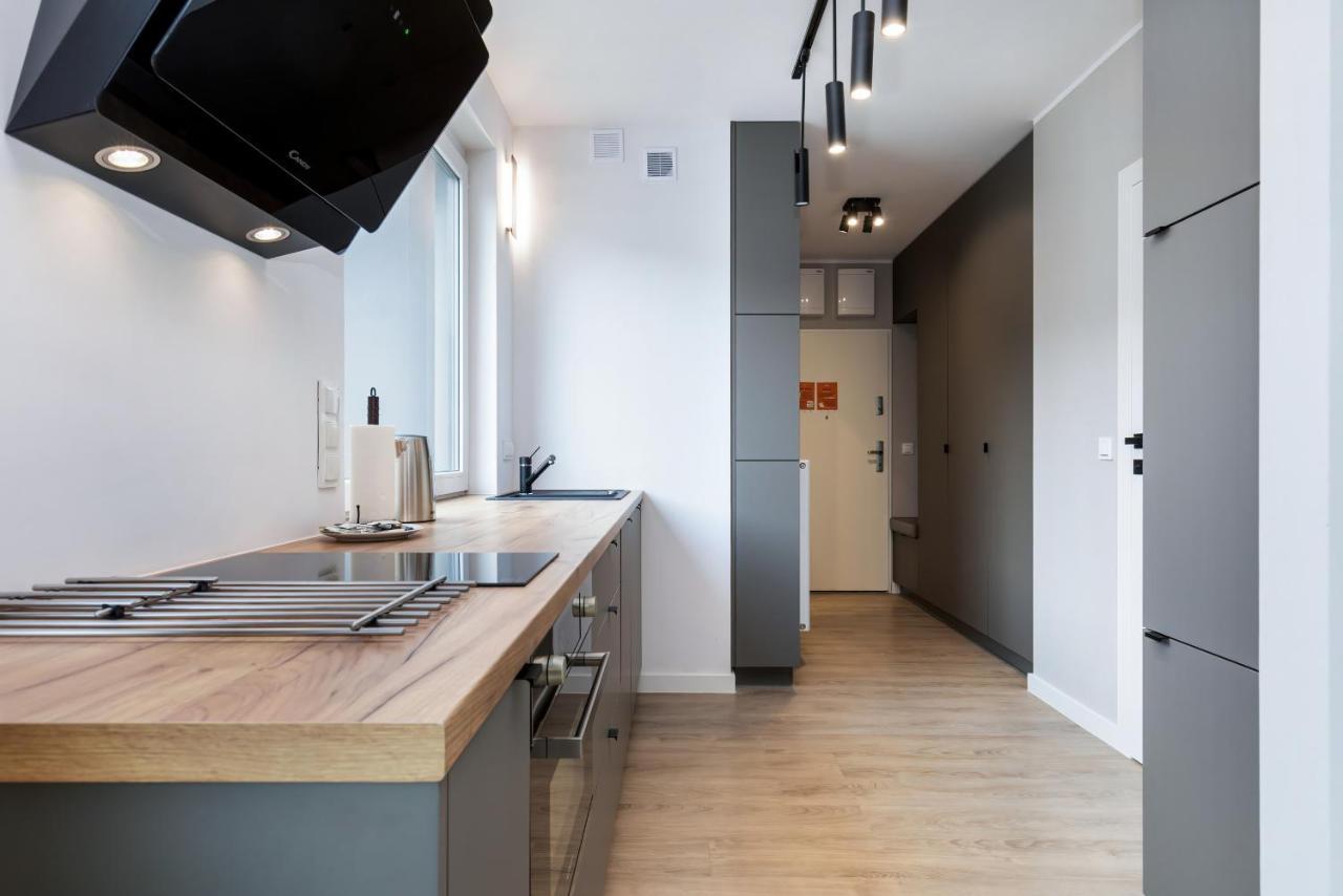 Modern City Center Apartments By Noclegi Renters Poznan Bagian luar foto