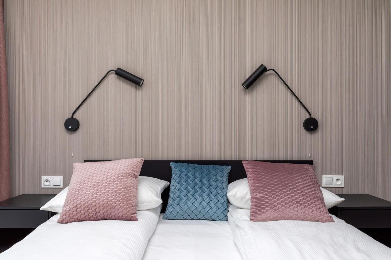 Modern City Center Apartments By Noclegi Renters Poznan Bagian luar foto