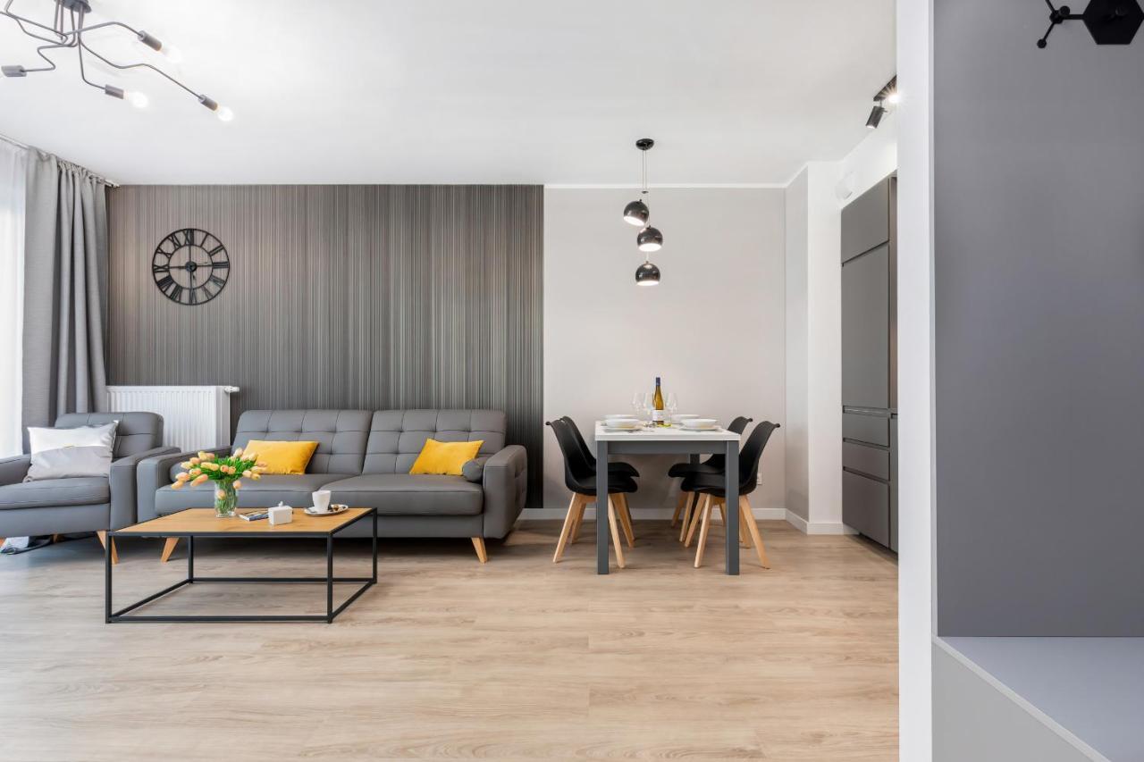 Modern City Center Apartments By Noclegi Renters Poznan Bagian luar foto