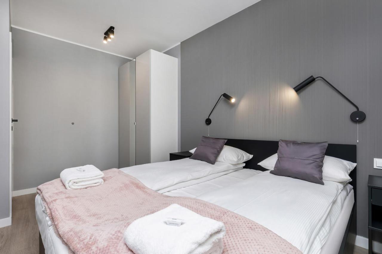 Modern City Center Apartments By Noclegi Renters Poznan Bagian luar foto