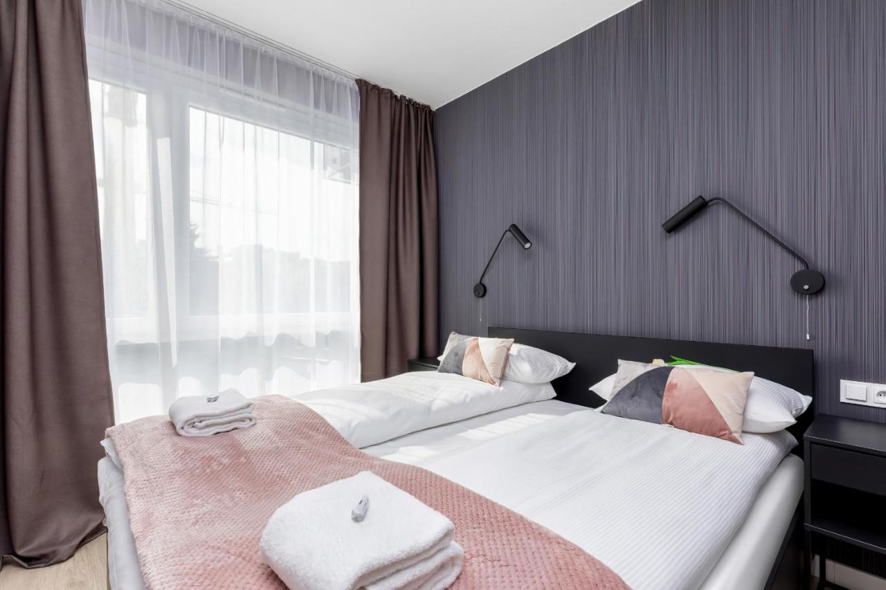 Modern City Center Apartments By Noclegi Renters Poznan Bagian luar foto