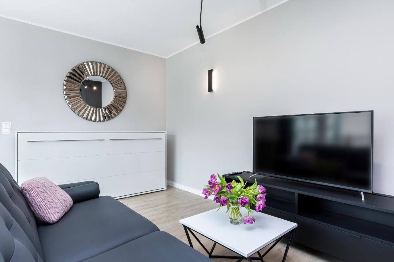 Modern City Center Apartments By Noclegi Renters Poznan Bagian luar foto