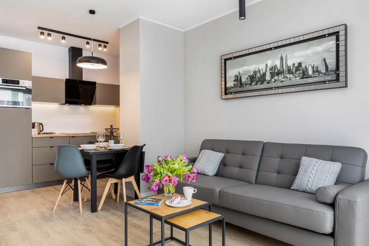 Modern City Center Apartments By Noclegi Renters Poznan Bagian luar foto