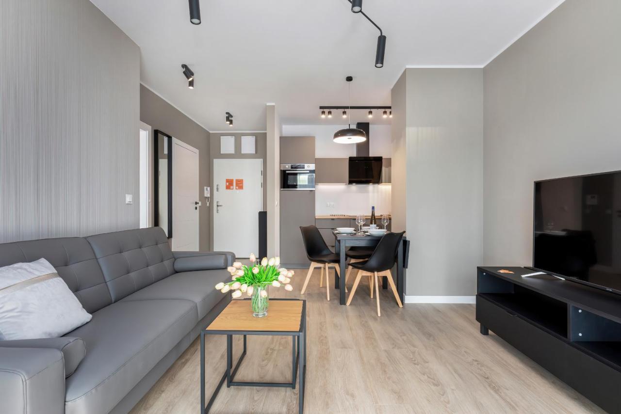 Modern City Center Apartments By Noclegi Renters Poznan Bagian luar foto